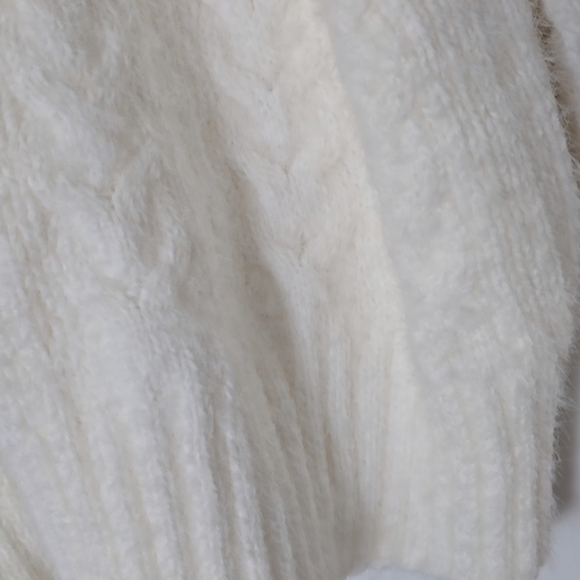 Lucky Brand Fuzzy Cable-knit V-neck Eyelash Sweater. Ivory Textured, Soft Knit. - Picture 3 of 5